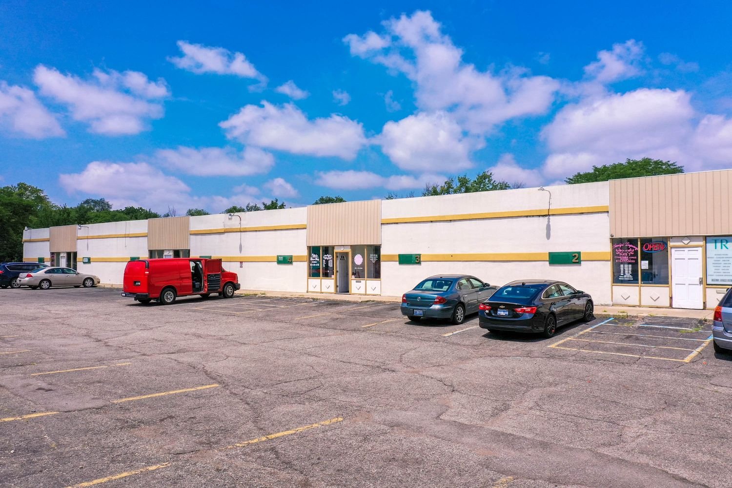 2710 W Court St Flint MI 48503 OfficeSpace com 2710 W Court St Flint MI 48503 OfficeSpace com