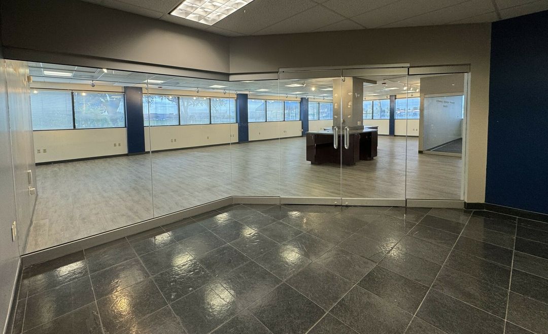 8100 Oak Ln, Miami Lakes, FL 33016