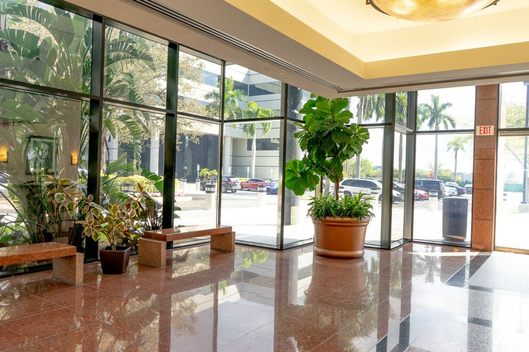 8000 Governors Square Blvd, Miami Lakes, FL 33016